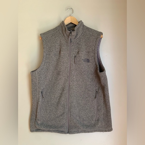The North Face  Men's  Relaxed Fit brown heathered Vest Fleece - Picture 1 of 9